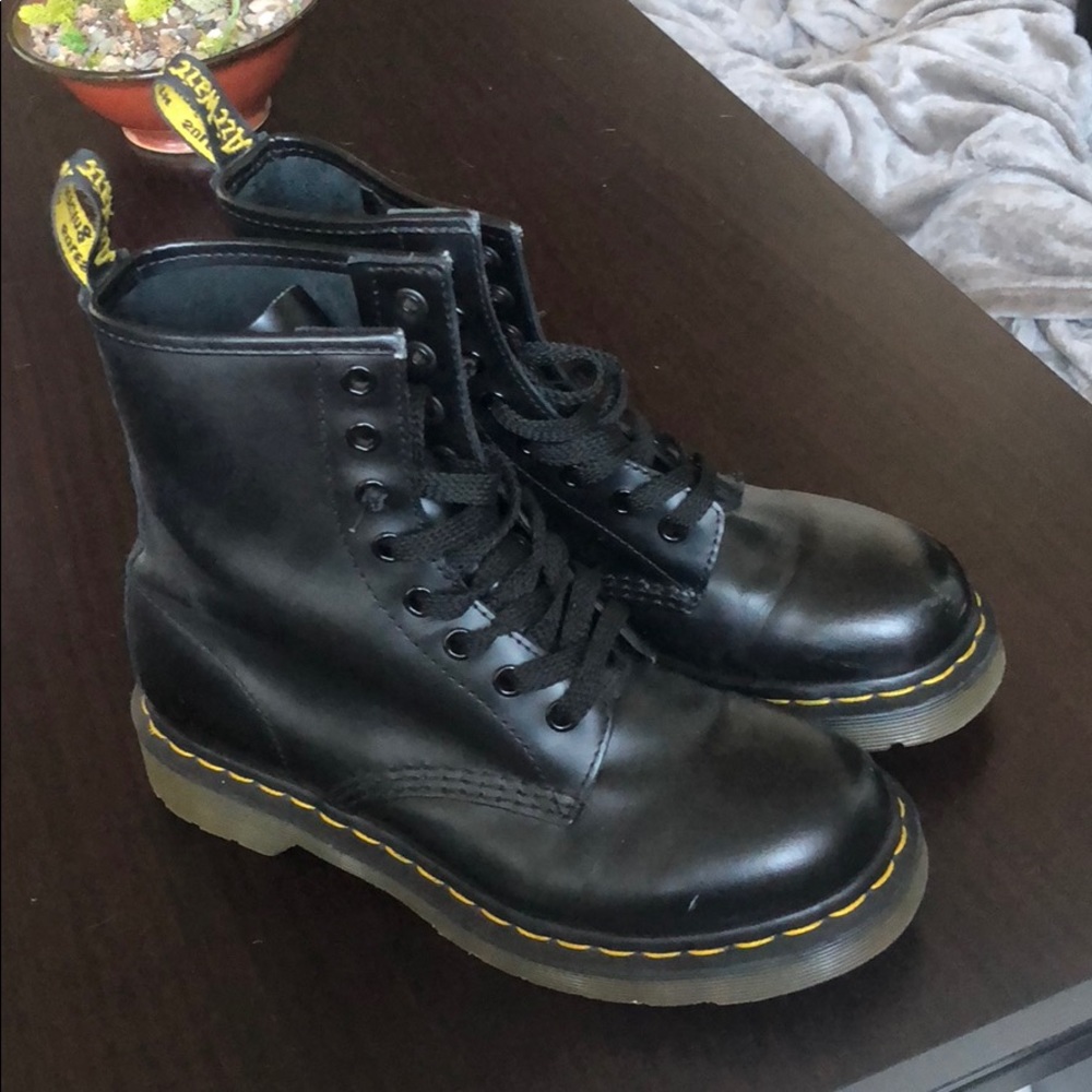 Black dr martins size 7